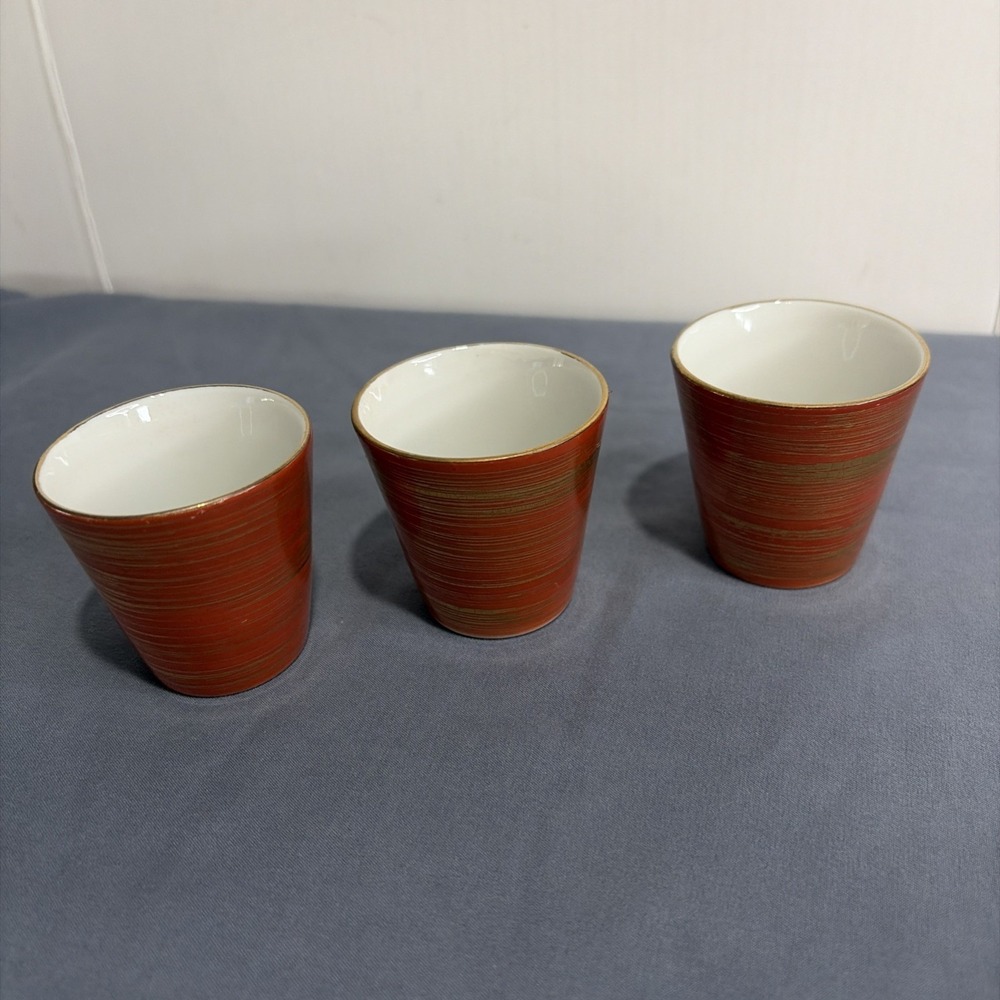 Vintage Japanese Ceramic Sake Set Red Gold Striped 4 Piece Tokkuri Ochoko MCM - Picture 9 of 16